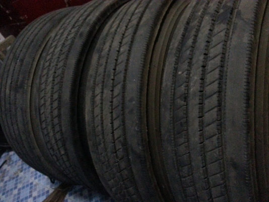 ขายยางรถบรรทุกbridgestone 11R22.5 สวยมาก
