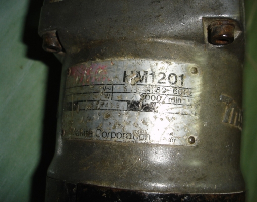 ขายเครื่องสกัดคอนกรีต เครื่องสกัดคอนกรีต MAKITA รุ่น HM1201 1130w ขนาด 8.7 กิโล1130w ขนาด 8.7 กิโล