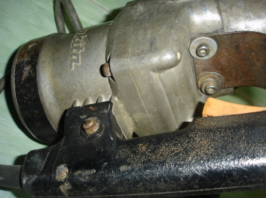 ขายเครื่องสกัดคอนกรีต เครื่องสกัดคอนกรีต MAKITA รุ่น HM1201 1130w ขนาด 8.7 กิโล1130w ขนาด 8.7 กิโล