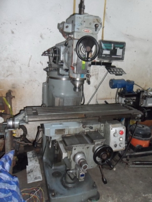 ขายครับขายเครื่องมิลลิ่ง m3 ญี่ห้อ makino ผลิตในประเทศญี่ปุ่น มีฟิตแบบ servo มอเตอร์ เกลียวขับทุกเเกนเป็น ball screw มีจอลิเนี่ย 2 แกน