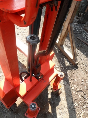 ขายครับขายลิฟท์ยกของสูง 2 เมตร ล้อ 6'' รับน้ำหนักได้มาก สภาพสวย พร้อมใช้ 0814583376 ช่างเอก ขายครับขายลิฟท์ยกของสูง 2 เมตร ล้อ 6'' รับน้ำหนักได้มาก สภาพสวย พร้อมใช้ 0814583376 ช่างเอก