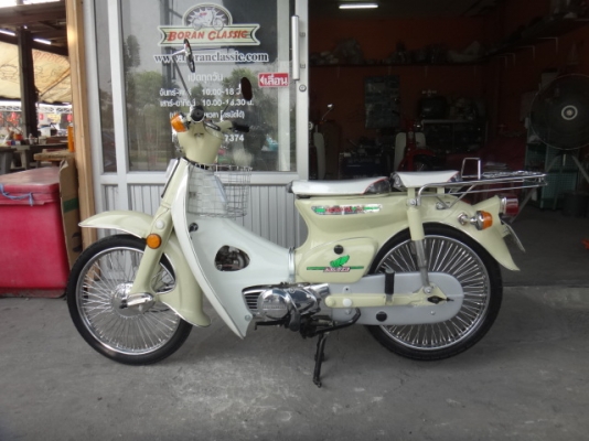 ขายc70สีครีมเครื่องเดิมปัดเงาทำสีตกแต่งสวยมีทะเบียนชุดโอน(ร้านโบราณคลาสิค)โทร0904047374