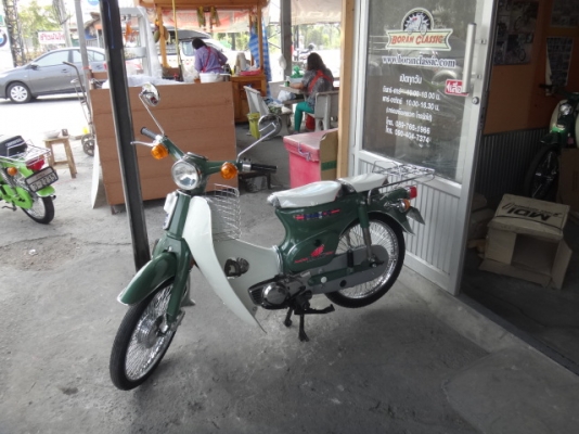 ขายc70สีเขียวโบราณเครื่องเดิมปัดเงาทำสีใหม่สวยๆมีทะเบียน เอกสารชุดโอน(ร้านโบราณคลาสิค)ไลท์บางแคโทร0904047374