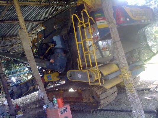 ขายรถเกี่ยวข้าวเกษตรพัฒนารุ่นไอ้หนุ่มไวไฟ