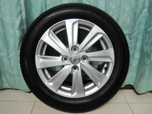 ขายล้อแม็กพร้อมยางป้ายแดง NEW VIOS ขอบ 15 สภาพใหม่ๆ