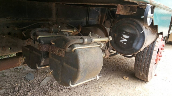 ขายรถ 6 ล้อรั้ว NISSAN UD เครื่อง165 แรงม้า ยาง 900 กระบะยาว 4.30 เมตร ราคา 350000