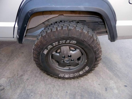 ขายยางMud MAXXIS BIGHORN 762 ขนาด30/9.50R15 ปี13