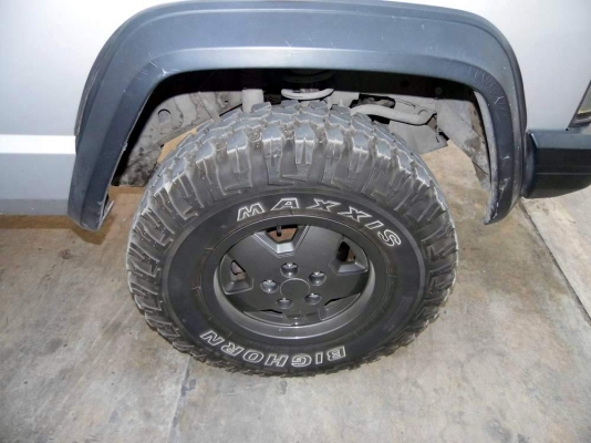 ขายยางMud MAXXIS BIGHORN 762 ขนาด30/9.50R15 ปี13