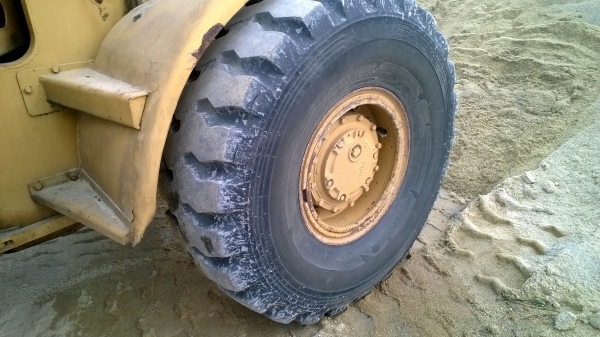 CAT950 รถตักล้อยาง เลี้ยวเอว รถใช้งานอยู่กองสต็อกทราย หิน ประจำ... CAT950 รถตักล้อยาง เลี้ยวเอว รถใช้งานอยู่กองสต็อกทราย หิน ประจำ...