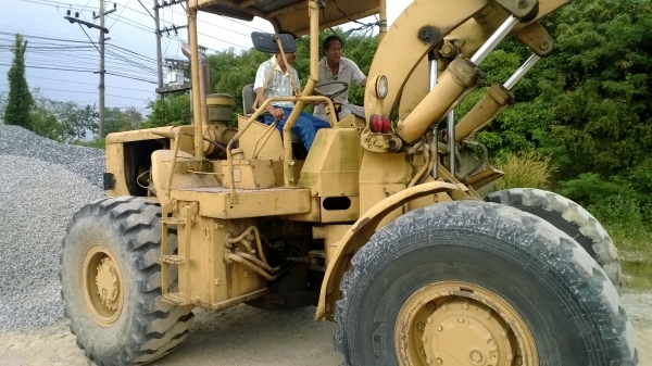 CAT950 รถตักล้อยาง เลี้ยวเอว รถใช้งานอยู่กองสต็อกทราย หิน ประจำ... CAT950 รถตักล้อยาง เลี้ยวเอว รถใช้งานอยู่กองสต็อกทราย หิน ประจำ...