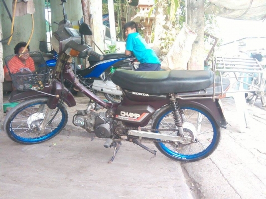 ขาย ดรีม เครื่อง 125 on book สนใจโทร