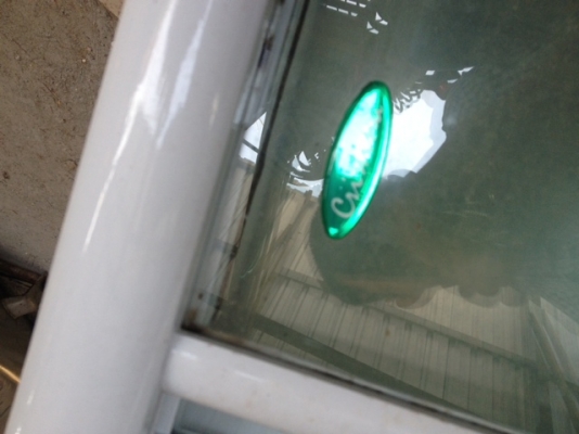 ชุดห้องอาบน้ำกระจกแคปเปอร์ ขอบอะลูมิเนียมสวยครับขนาด 1.30*1.30 เมตรครับขายเป็นชุดครับราคานี้คุ้มมากครับ