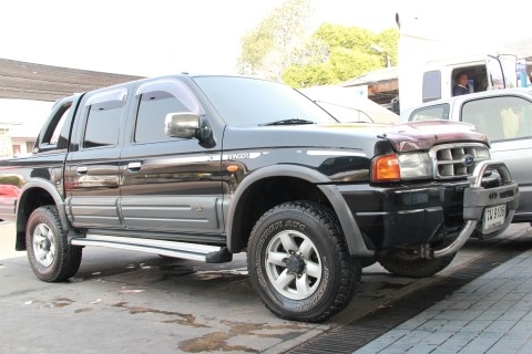 ลดราคาเหลือ229000บาท FORD RENGER 2500TURBO 4X4 4ประตู ปี2002
