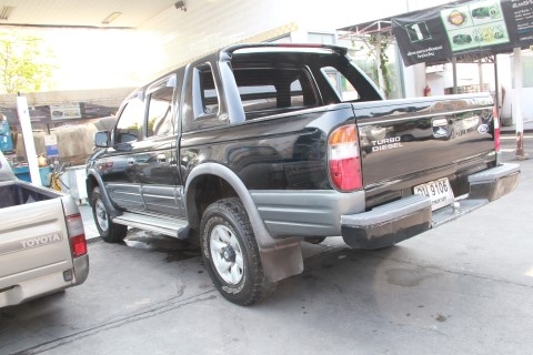 ลดราคาเหลือ229000บาท FORD RENGER 2500TURBO 4X4 4ประตู ปี2002 ลดราคาเหลือ229000บาท FORD RENGER 2500TURBO 4X4 4ประตู ปี2002