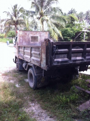 6ล้อเล็กดั้มNKR88แรงเกียร์สั้น หัวปี๊บ ห้างแท้ รถสวย เดิมๆ เล่มเต็ม..