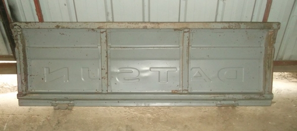 ขายฝาท้ายดัทสัน521 เเละ ดัทสัน 520 ของเเท้ใหม่เก่าเก็บครับ