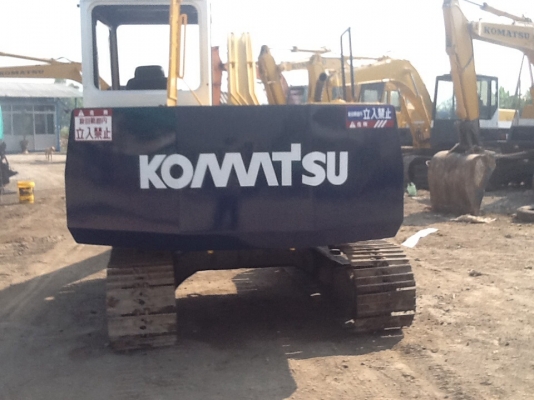 ขายรถแมคโครPC60-6 สภาพพร้อมใช้ ไฟฟ้าครบ สนใจติดต่อ บอย 085-156-2314