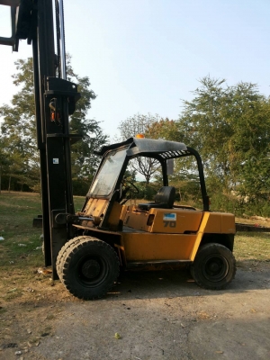 +++ขายรถโฟล์คลิฟท์  YALE  FD70  ขนาด  7  ตัน  เครื่องยนต์ดีเซล  เกียร์ออโตเมติค เสา  4 เมตร  งา 1,800  มม.  ยางลมล้อหน้าคู่  *** สภาพพร้อมใช้งาน  ราคา รายละเอียดคุยได้ครับ ***