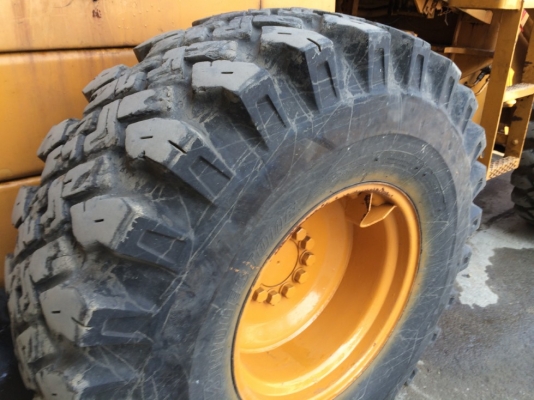 970,000 บาทเท่านั้น ด่วน Komatsu 515-2 ห้องเก๋ง นำเข้าจากญี่ปุ่น สภาพดีครับ