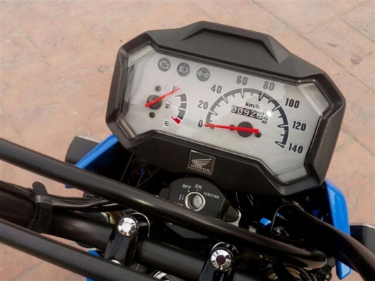 ขาย zoomer-x  ปี2557 วิ่งไม่ถึง 900 กม. ซื้อมา 5 วัน