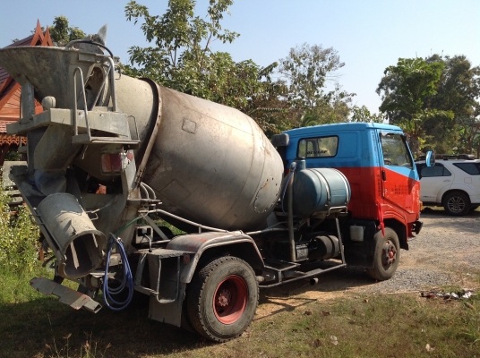 หกล้อ โม่ปูน เก่านอก เอกสารอินวอยซ 2.5คิว หกล้อ โม่ปูน เก่านอก เอกสารอินวอยซ 2.5คิว