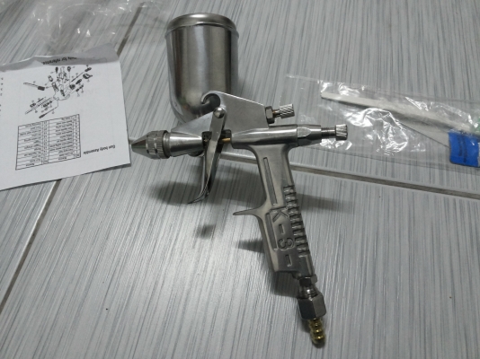 จัดมาให้แบบเป็นเซ็ตครับ กาพ่นสีกาบน+สายลมสปริง 9 เมตร+ไขควงนาฬิกา จัดมาให้แบบเป็นเซ็ตครับ กาพ่นสีกาบน+สายลมสปริง 9 เมตร+ไขควงนาฬิกา