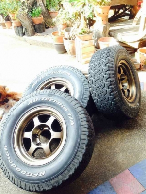 ขายล้อ TE 37 พร้อมยาง BF ALL 265 75 16 ปี 08