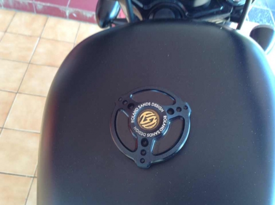 ธารนนทบุรี//ขาย hd 883 iron ปี2010 สภาพนางฟ้า ราคา 390,000 บาท