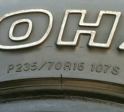 ขายยาง A/T 235/70R16ถูกๆ