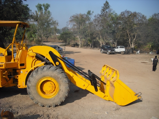 รถตักล้อยาง CAT. 950