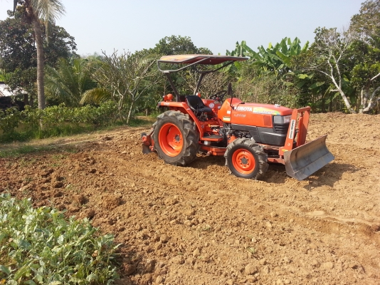 คูโบต้า  L3408 ใบมีดดันหน้าช้าง ผาน 6 ช้าง ทำงาน 587 ชั่วโมงรถไร่สวยเดิมยังกะรถใหม่