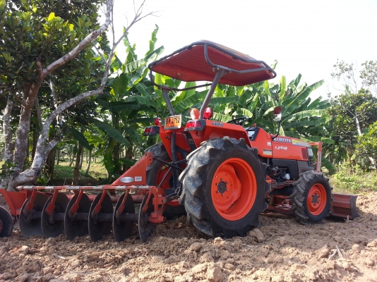 คูโบต้า  L3408 ใบมีดดันหน้าช้าง ผาน 6 ช้าง ทำงาน 587 ชั่วโมงรถไร่สวยเดิมยังกะรถใหม่