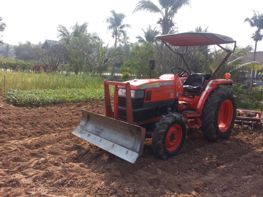 คูโบต้า  L3408 ใบมีดดันหน้าช้าง ผาน 6 ช้าง ทำงาน 587 ชั่วโมงรถไร่สวยเดิมยังกะรถใหม่