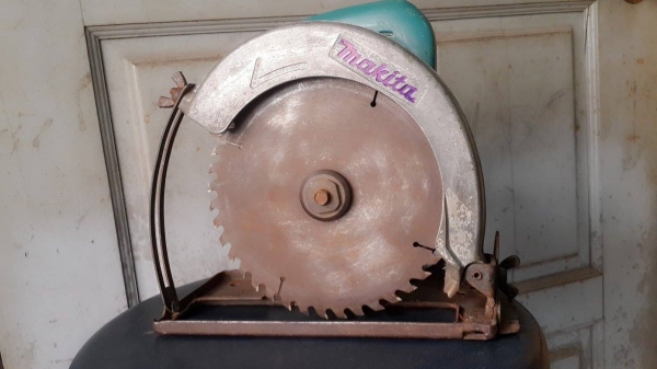 เลื่อยวงเดือน7นิ้วmakita5806bพร้อมใบราคา2000บาท เลื่อยวงเดือน7นิ้วmakita5806bพร้อมใบราคา2000บาท