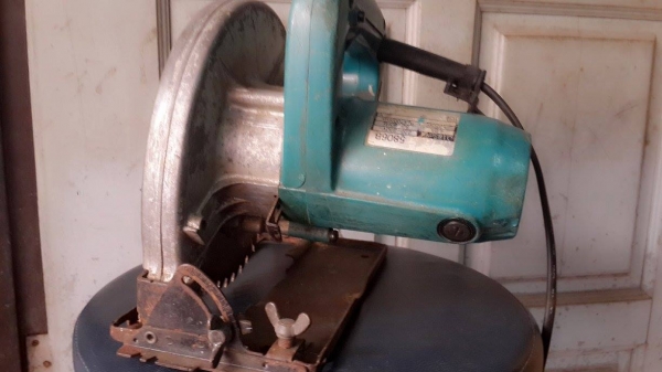 เลื่อยวงเดือน7นิ้วmakita5806bพร้อมใบราคา2000บาท เลื่อยวงเดือน7นิ้วmakita5806bพร้อมใบราคา2000บาท