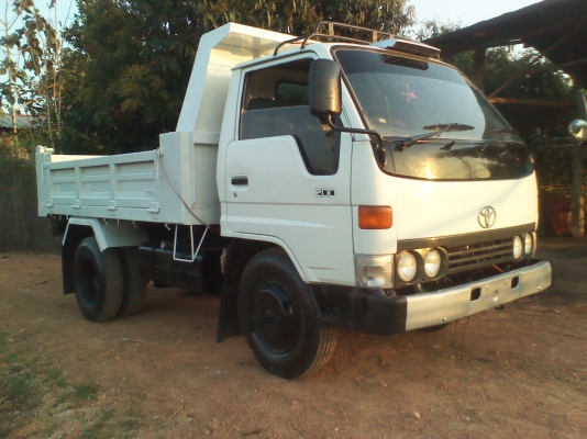 ขายรถบรรทุกหกล้อเล็ก โตโยต้า ไดน่า200
