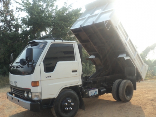ขายรถบรรทุกหกล้อเล็ก โตโยต้า ไดน่า200