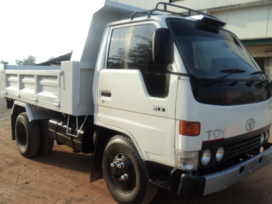 ขายรถบรรทุกหกล้อเล็ก โตโยต้า ไดน่า200