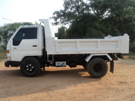 ขายรถบรรทุกหกล้อเล็ก โตโยต้า ไดน่า200