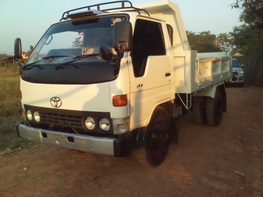 ขายรถบรรทุกหกล้อเล็ก โตโยต้า ไดน่า200