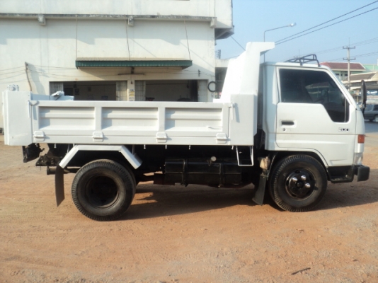 ขายรถบรรทุกหกล้อเล็ก โตโยต้า ไดน่า200