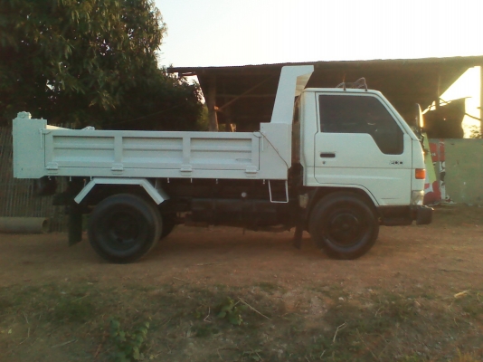 ขายรถบรรทุกหกล้อเล็ก โตโยต้า ไดน่า200