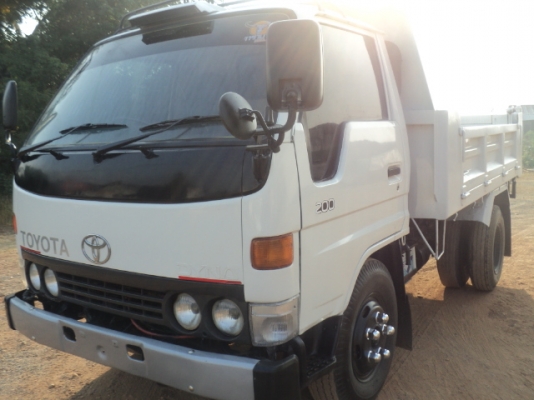 ขายรถบรรทุกหกล้อเล็ก โตโยต้า ไดน่า200