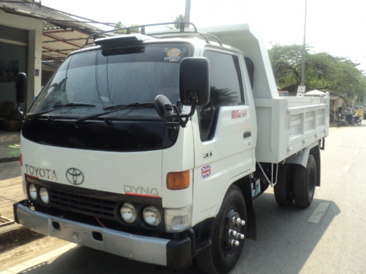 ขายรถบรรทุกหกล้อเล็ก โตโยต้า ไดน่า200