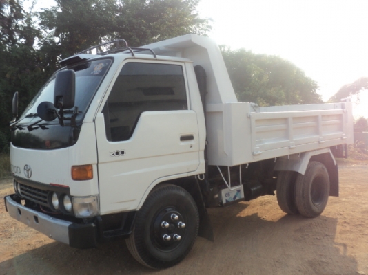 ขายรถบรรทุกหกล้อเล็ก โตโยต้า ไดน่า200