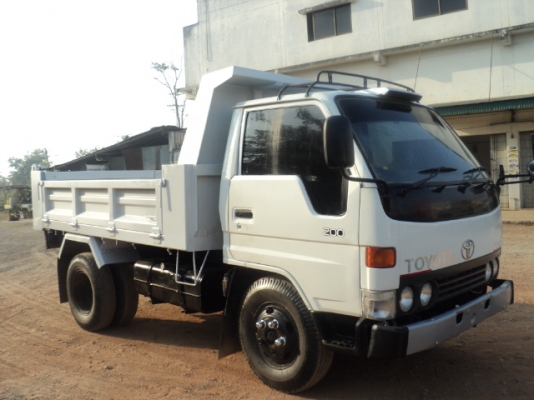 ขายรถบรรทุกหกล้อเล็ก โตโยต้า ไดน่า200