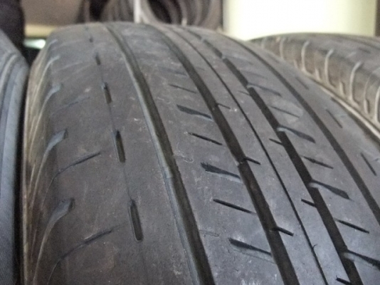 ยาง bridgestone 215/65/16 ปี12