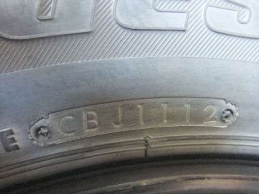 ยาง bridgestone 215/65/16 ปี12