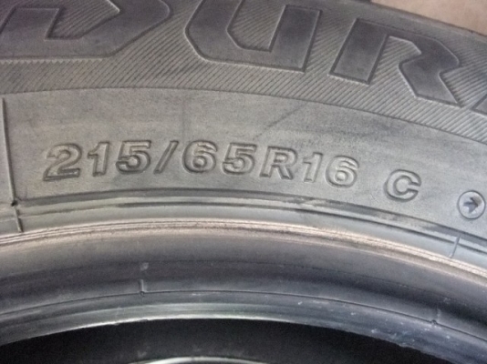 ยาง bridgestone 215/65/16 ปี12