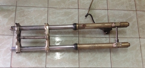 ขายถูก โช๊คหน้าkawazaki K D X 250cc ราคา 6800 พร้อมใช้งาน